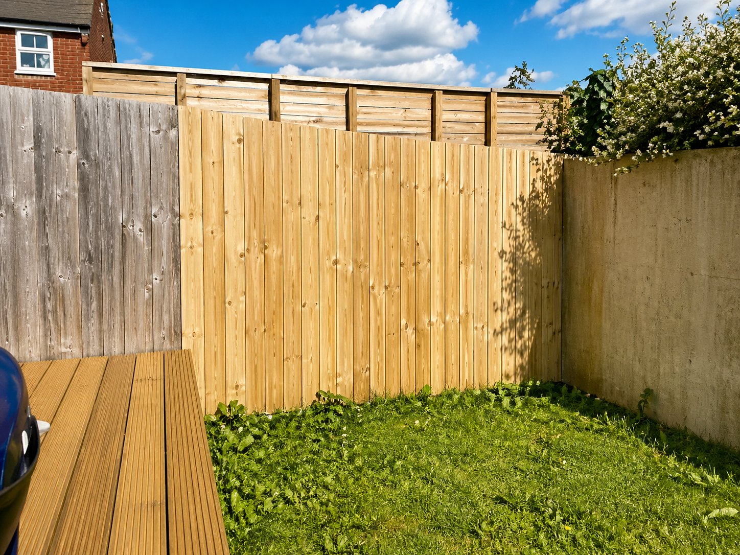 Full fence before and after renewal